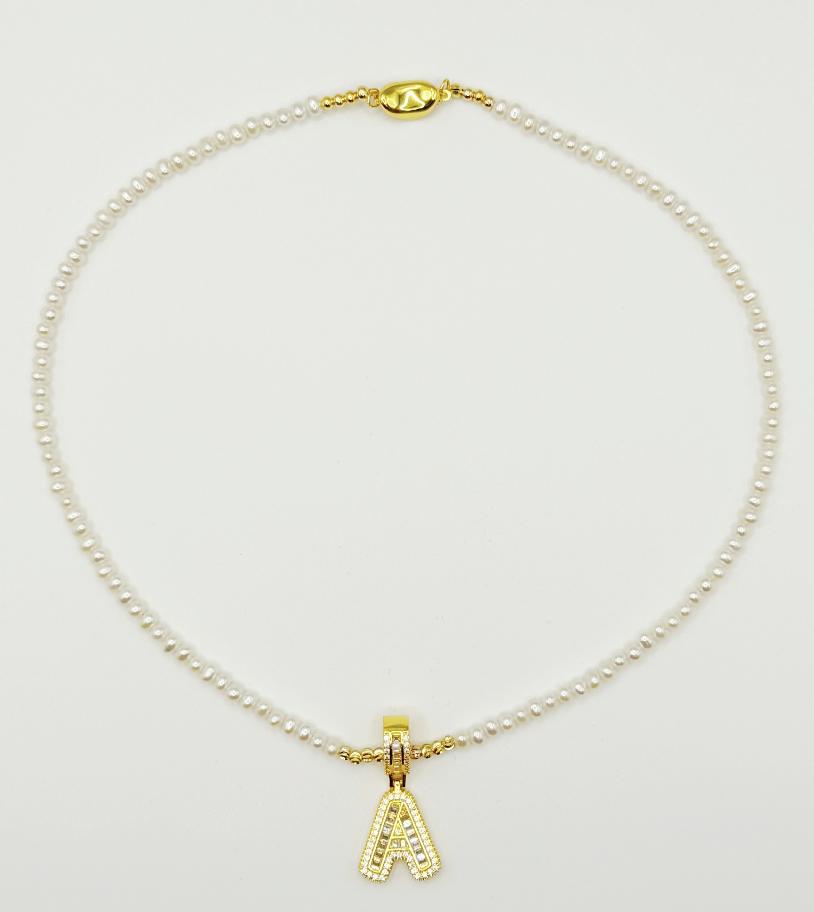 冰糖字母珍珠项链 (Letter Pendant Pearl Necklace)
