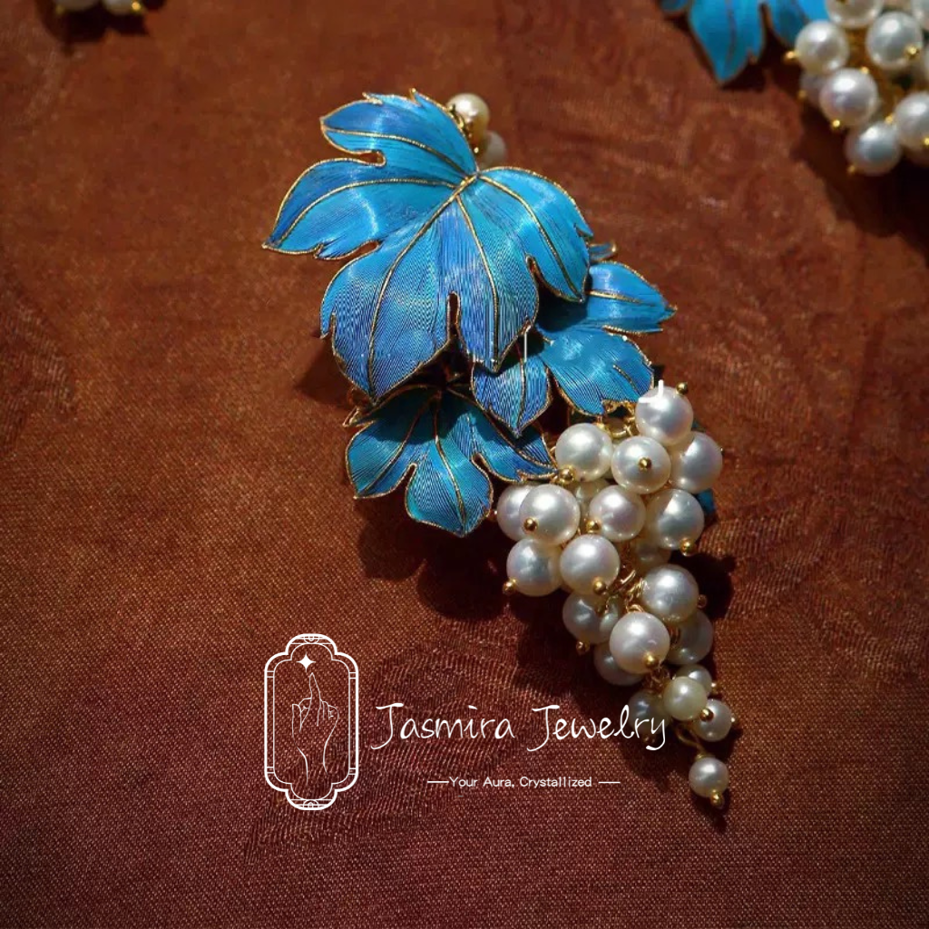 The  Exquisite Grapes earrings