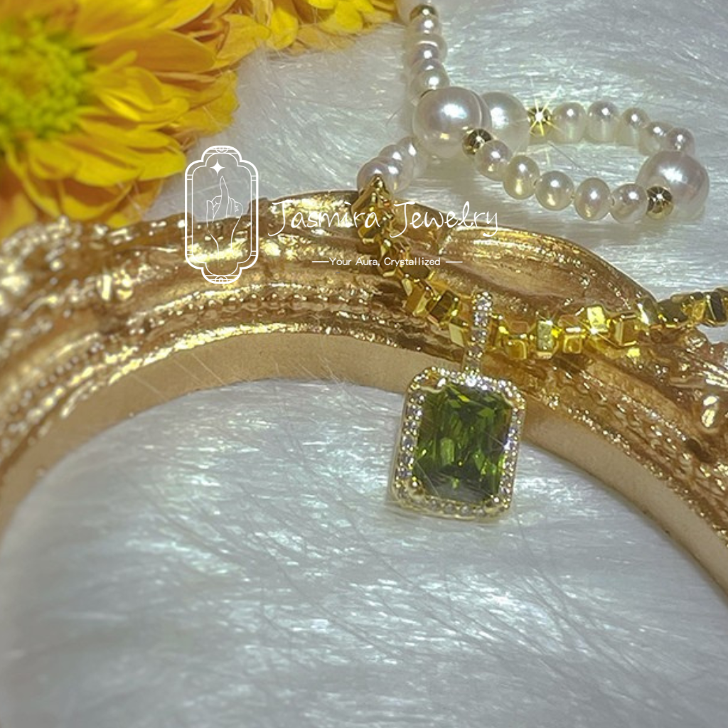 Green Sugar Cube Pearl Necklace