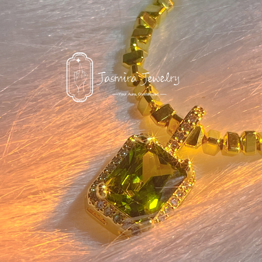 Green Sugar Cube Pearl Necklace