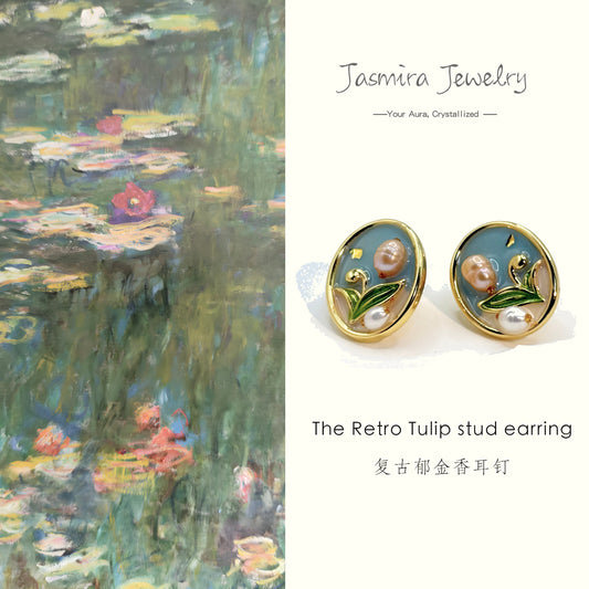 The Retro Tulip stud earrings